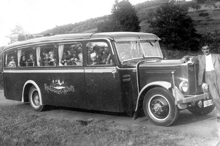 Autobus Meier Ausflug nach Mespelbrunn 1934