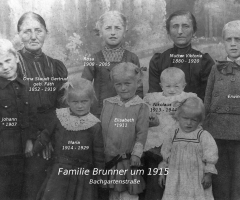 Brunner Viktoria mit Familie um 1915 