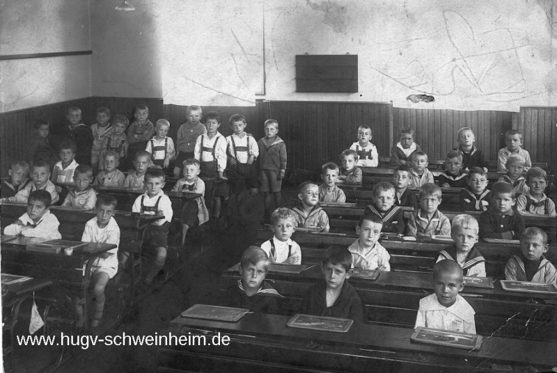 JG 1918 Knabenschule Schweinheim Einschulung