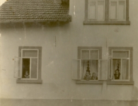 Rotwasserstr 15 Kolb Anna mit Kinder Frieda Maria Hans