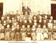 JG 1904 an der alten Schule